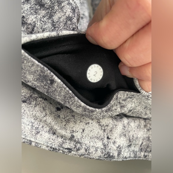 Marble print Lululemon Leggings - Picture 6 of 6